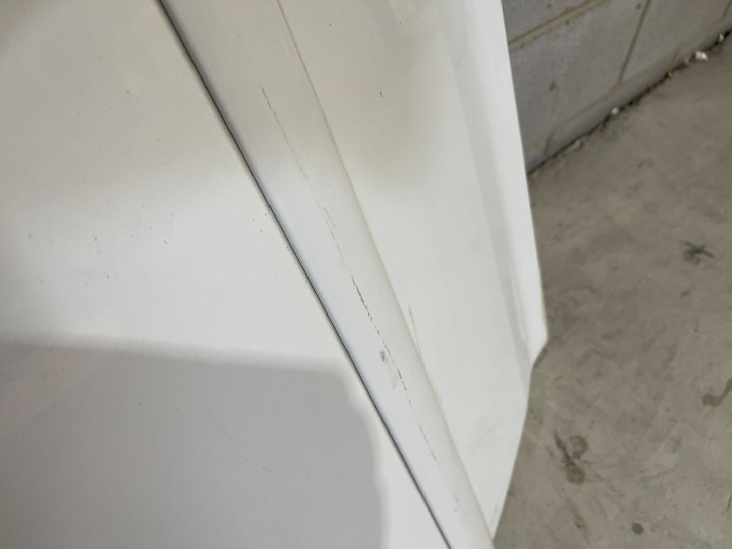 Volkswagen Golf MK5 Rear Left Door In White *Freight Available*
