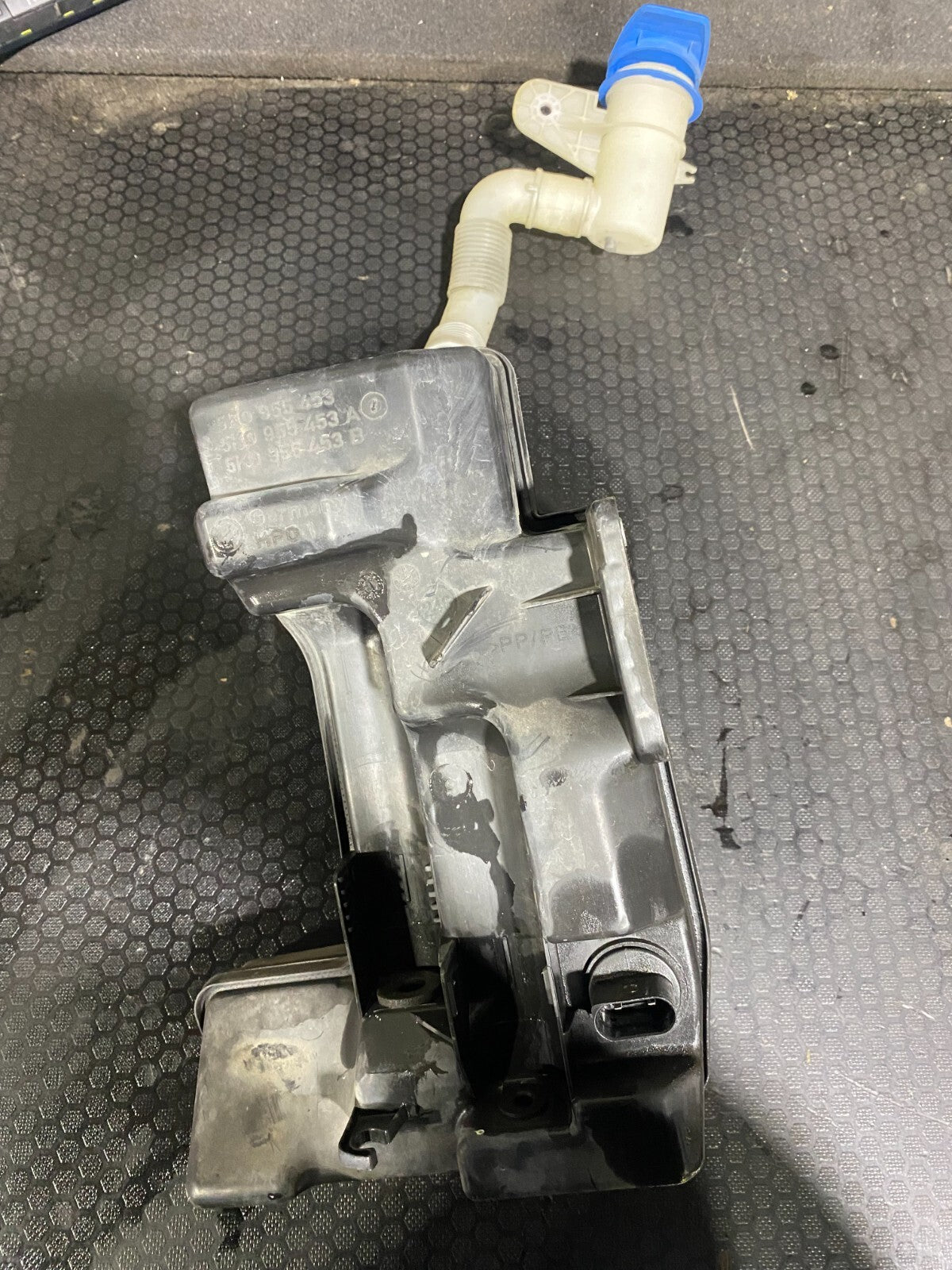 Volkswagen VW Golf Mk6 Windscreen Washer Bottle Tank 5K0955453