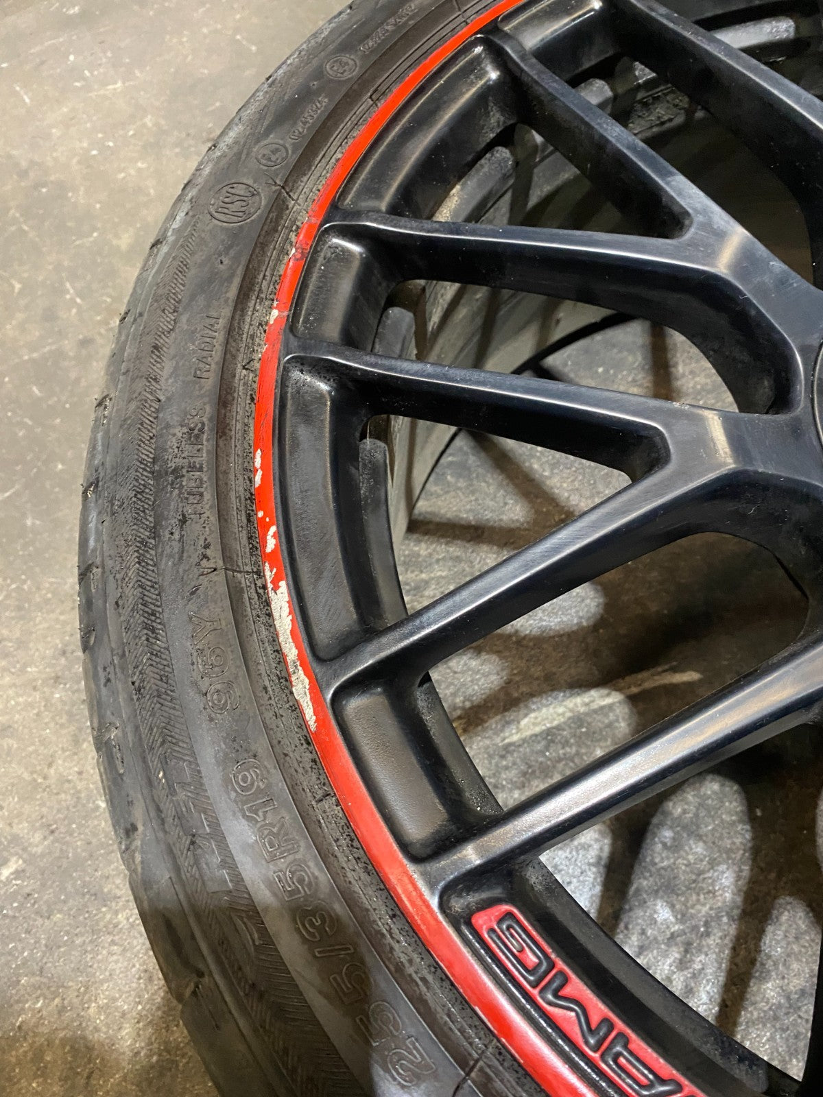 Mercedes-Benz C63s Genuine Front Wheel 255/35/19 19x9.5 NO CRACKS OR BUCKLES