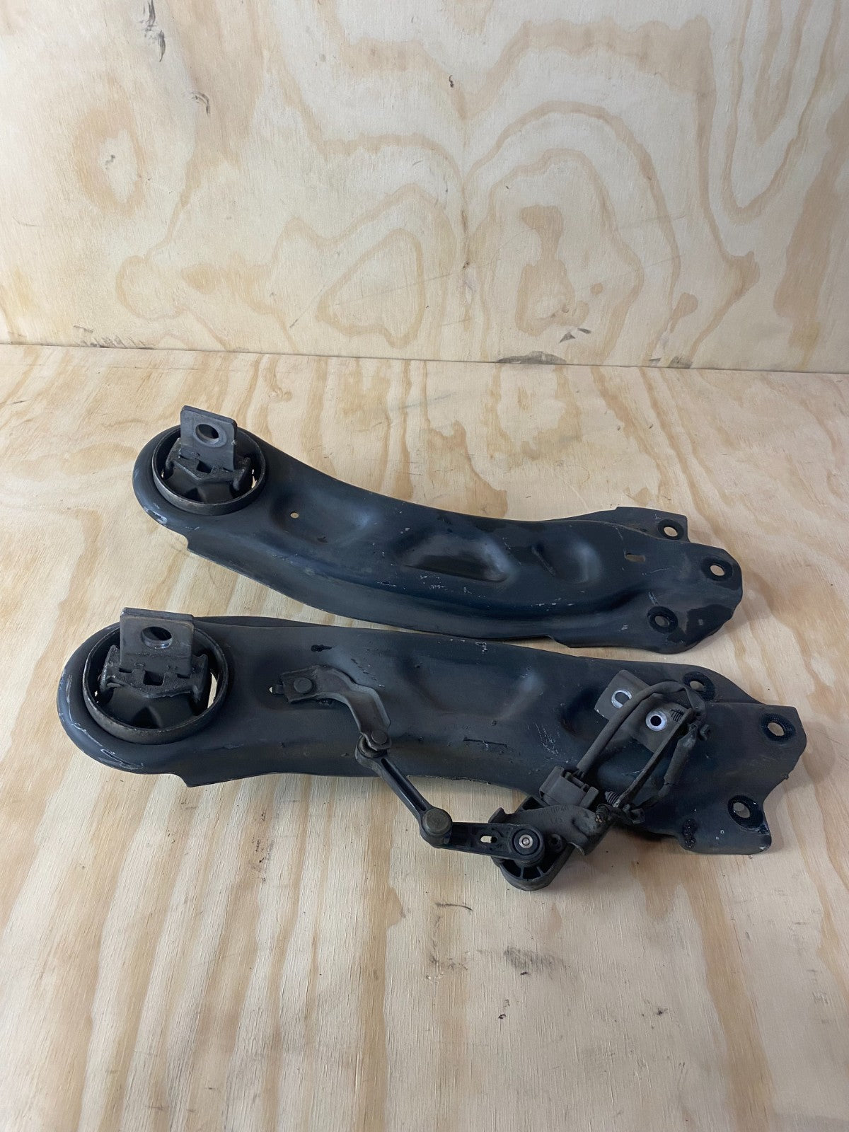 Mercedes-Benz CLA A CLASS Rear Left / Right Wishbone A2463500506 A2463500406