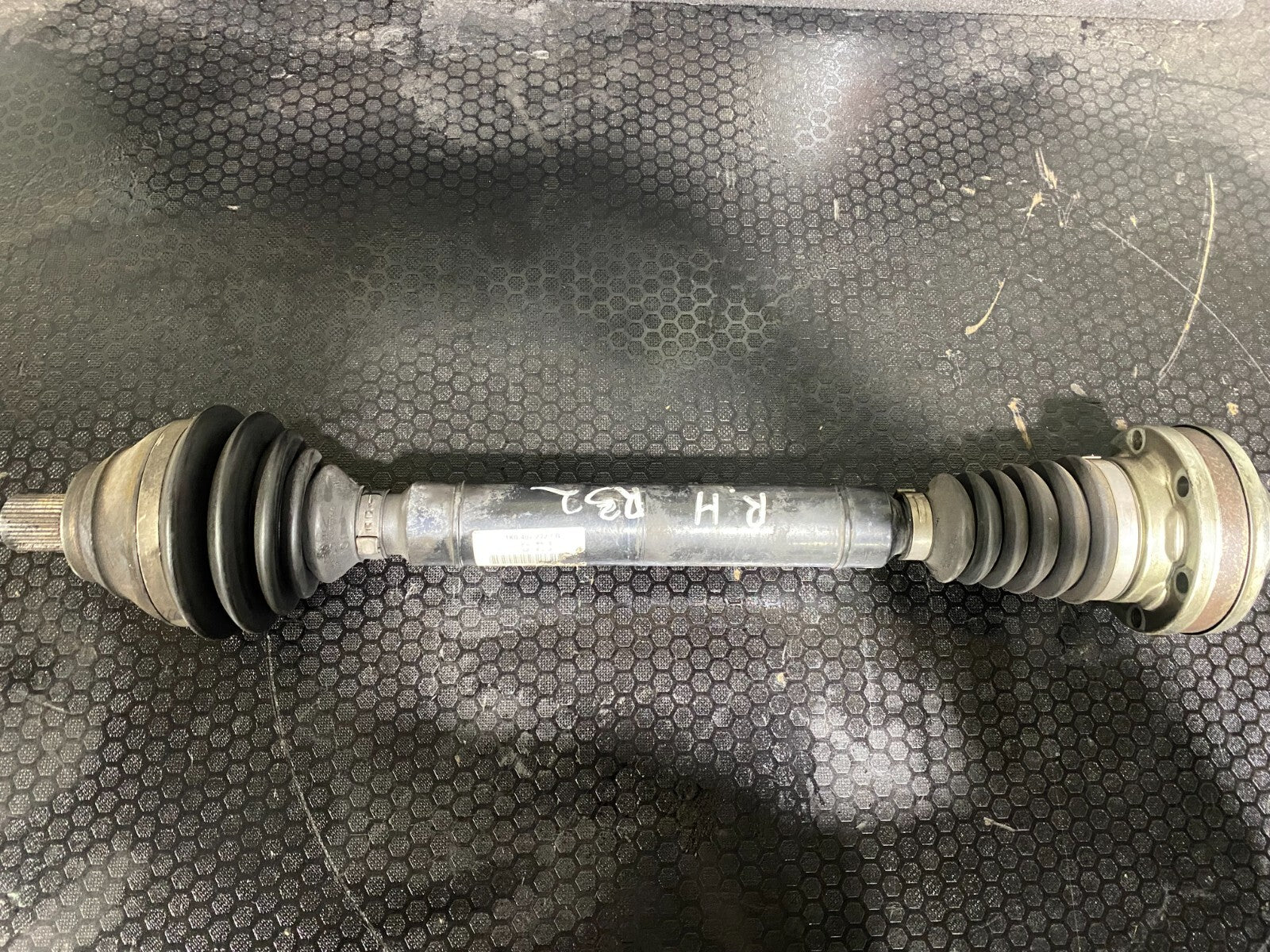Volkswagen MK5 R32 Front Right Driveshaft 1K0407272CR