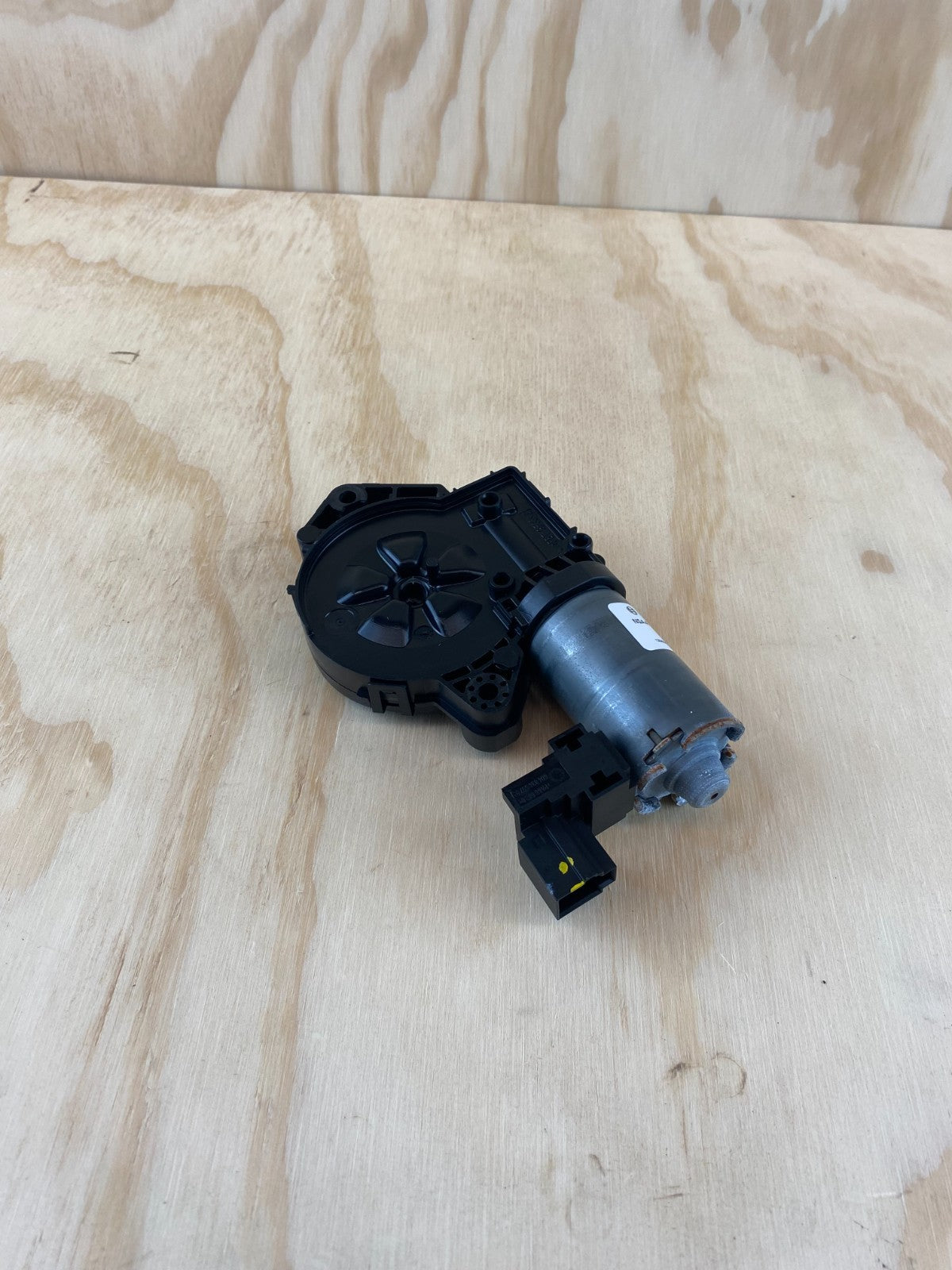 Mercedes-Benz A / CLA / C Class Sunroof Shade Electric Motor 0390200101