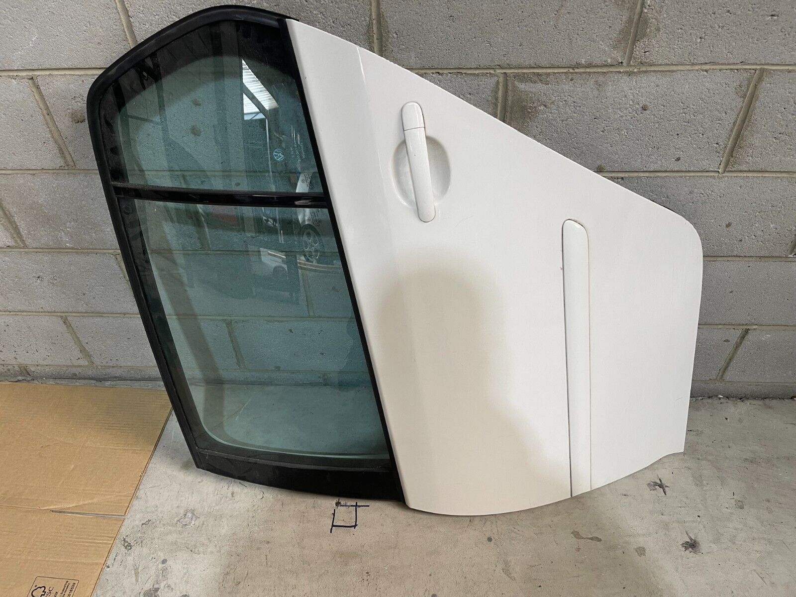 Volkswagen Golf MK5 Rear Left Door In White *Freight Available*