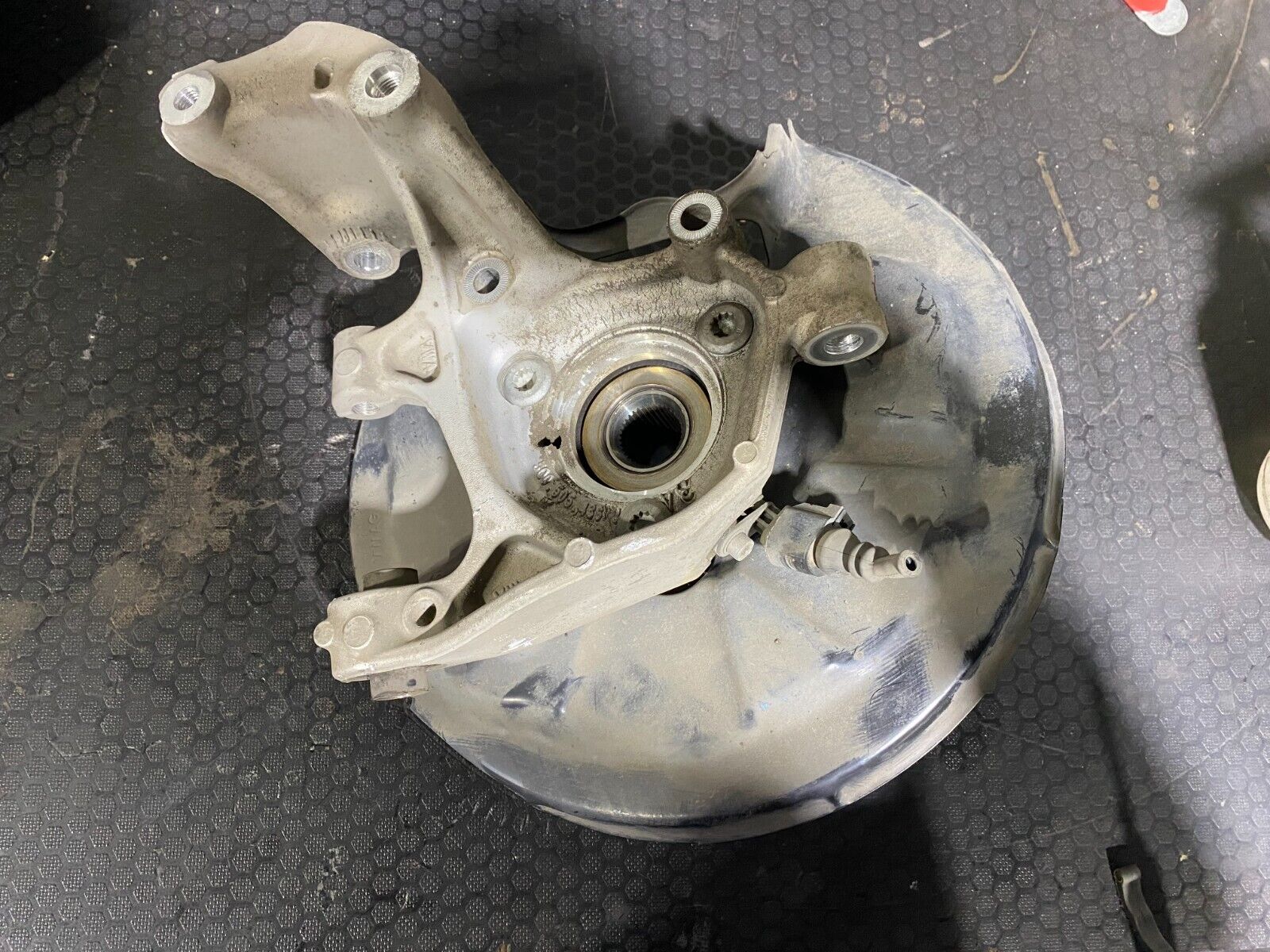 Volkswagen Golf MK7-7.5 R Rear Right Hub 5Q0505436J
