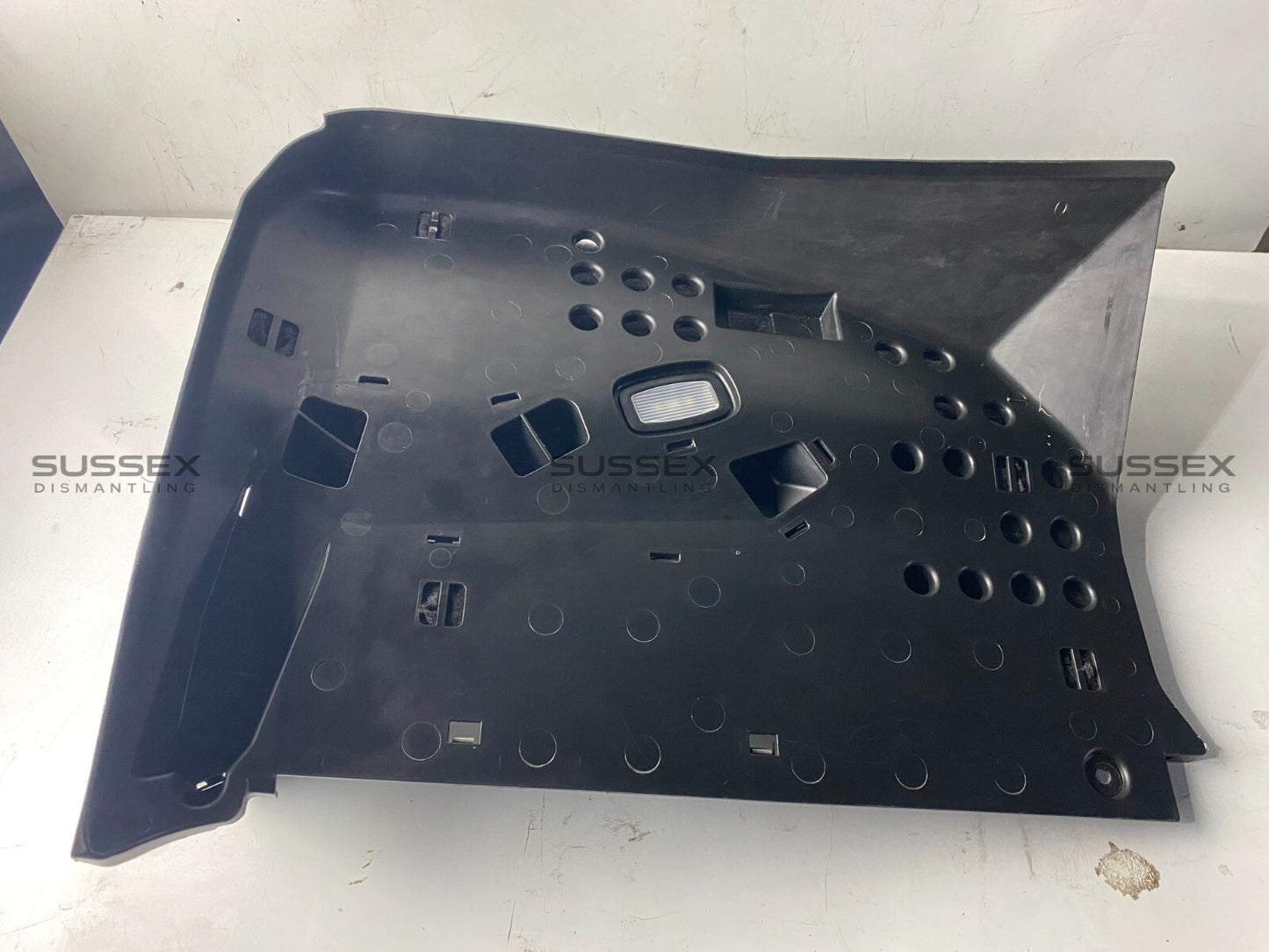 Mercedes-Benz Under Dashboard Footwell Light / Ventilation A2056800907