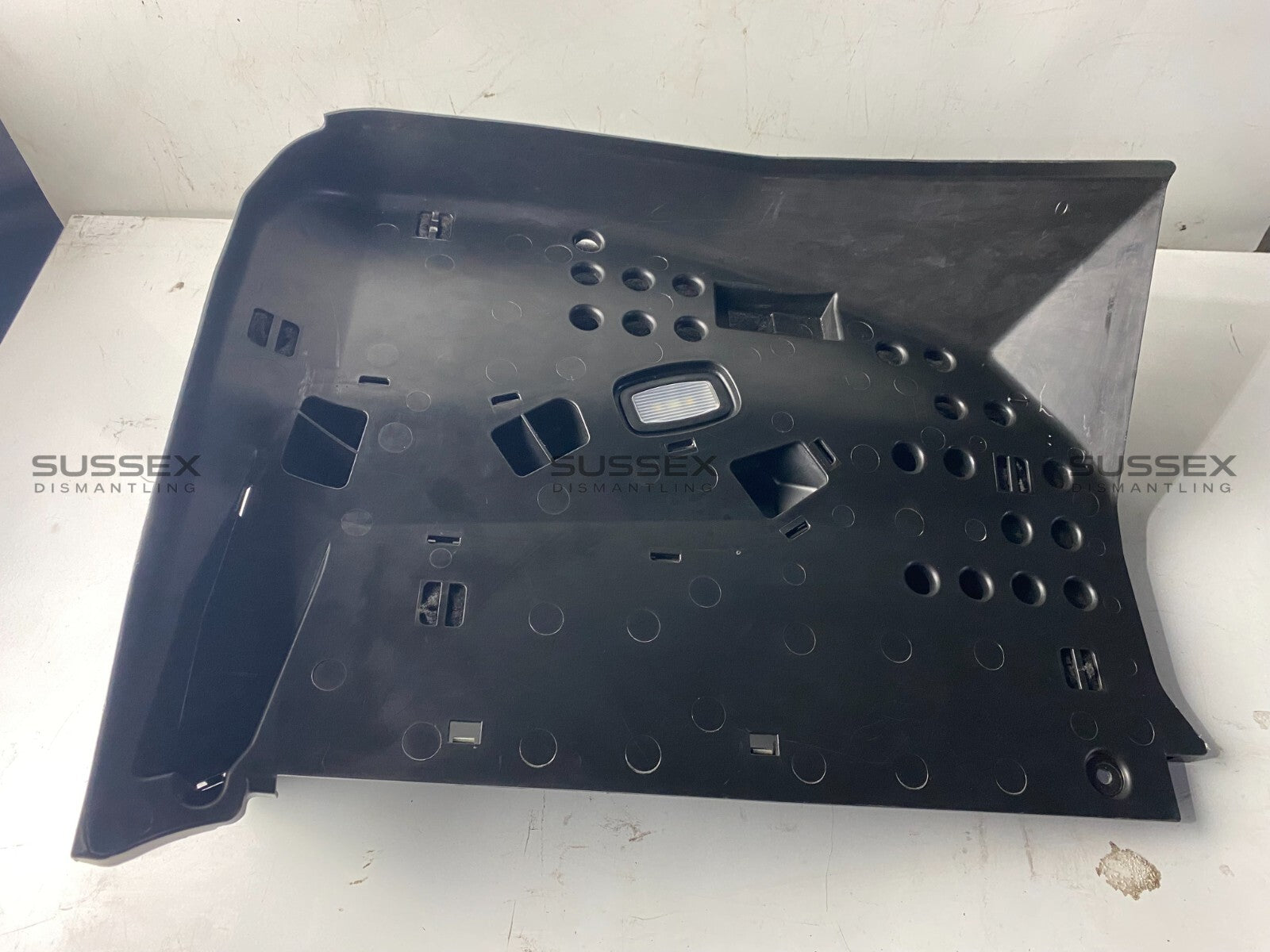 Mercedes-Benz Under Dashboard Footwell Light / Ventilation A2056800907