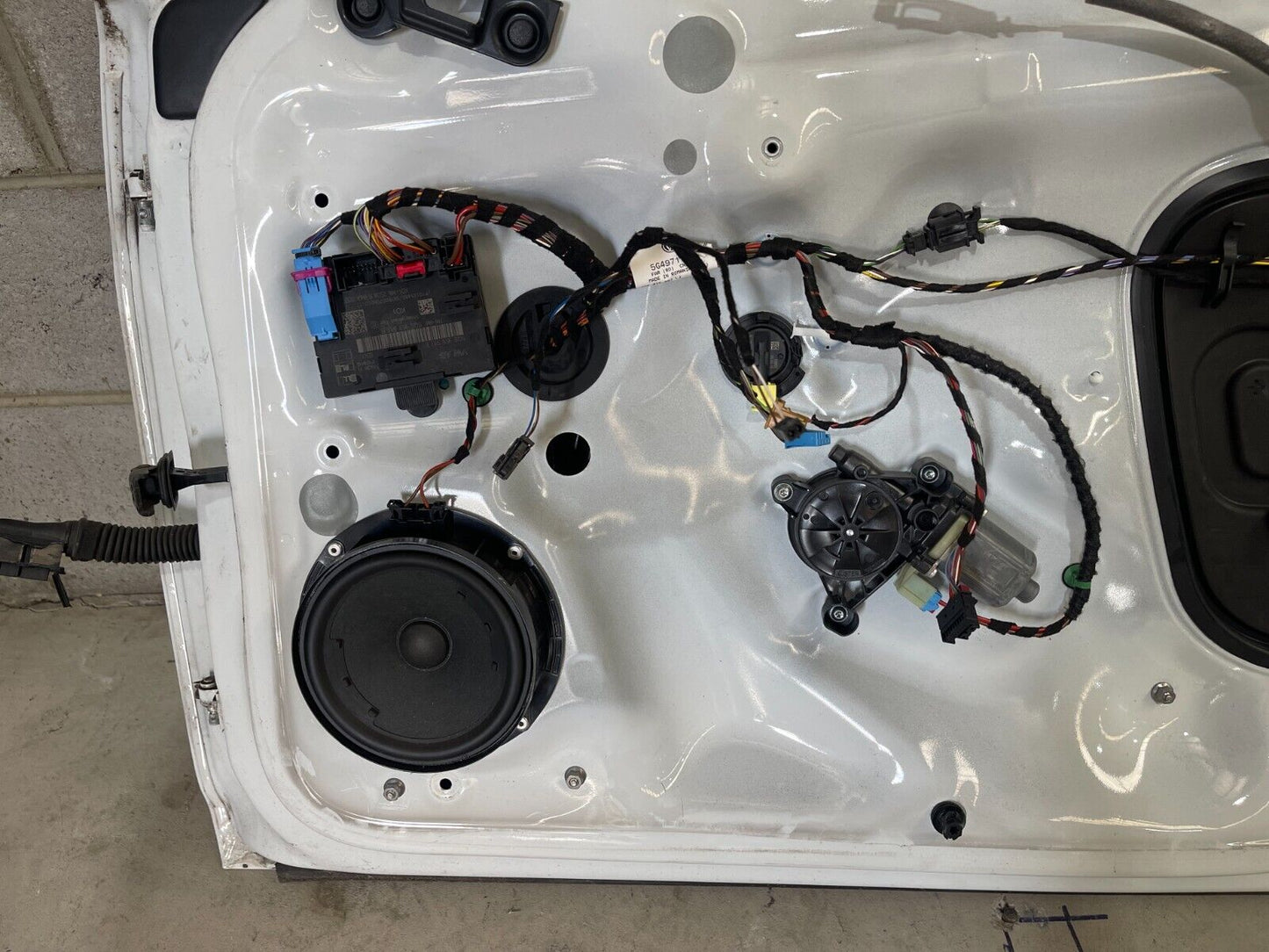 Volkswagen Golf MK7 Front Right Door In White *Freight Available*