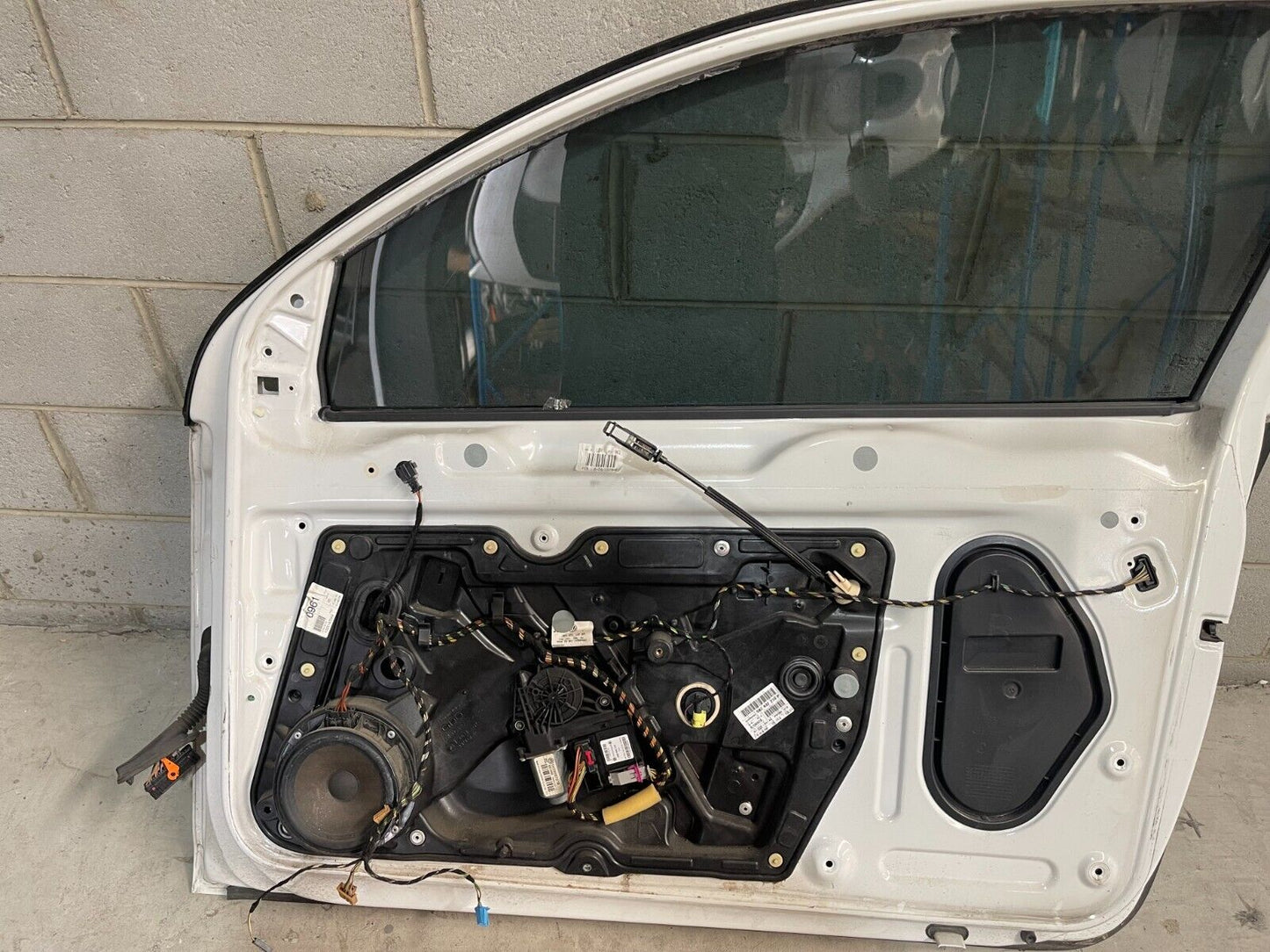 Volkswagen Golf MK6 Front Right Door In White *Freight Available*