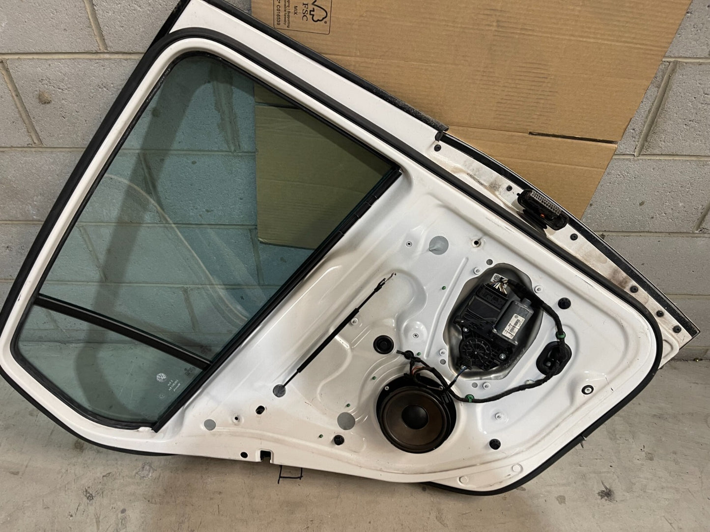 Volkswagen Golf MK5 Rear Left Door In White *Freight Available*