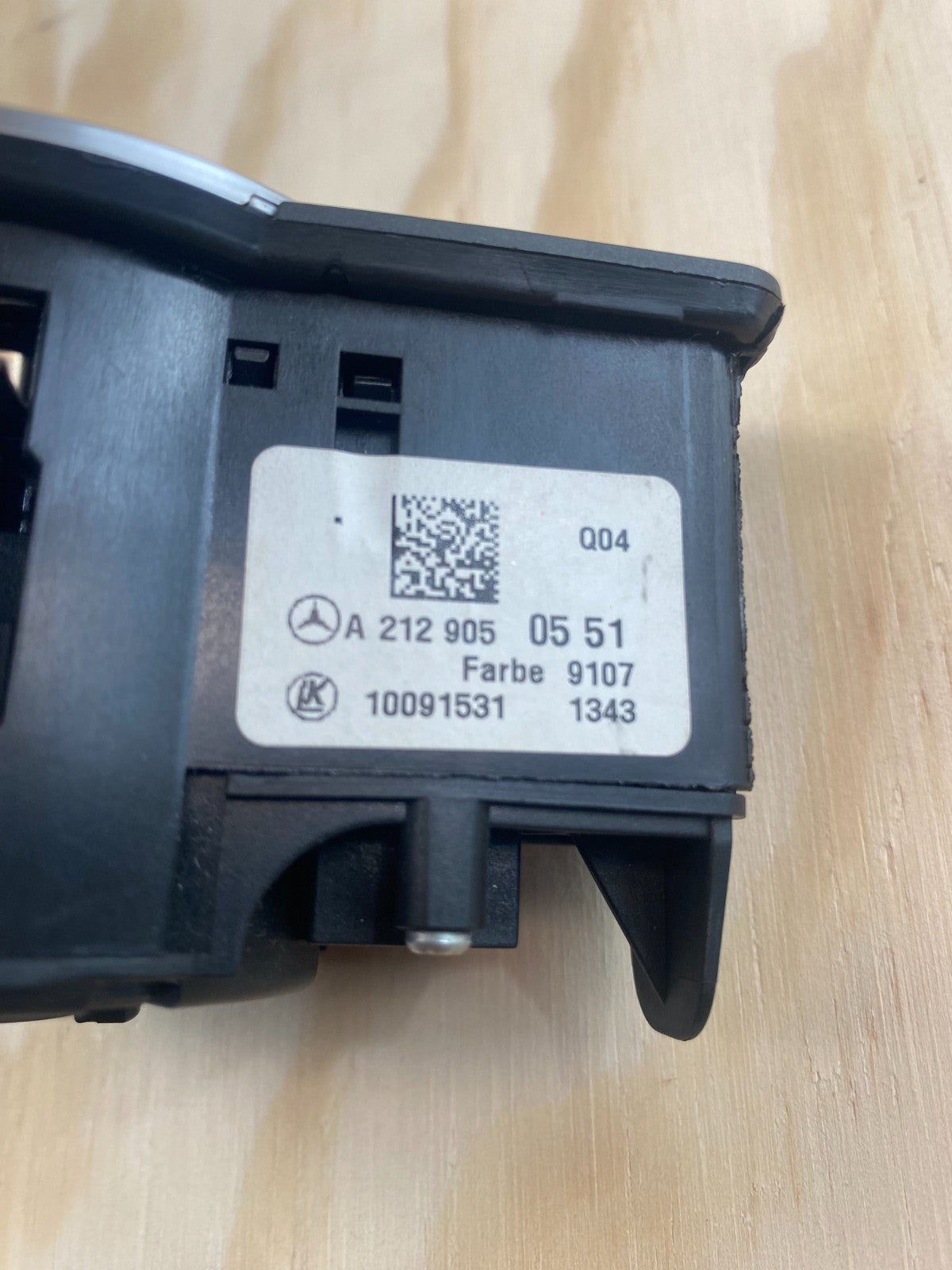 Mercedes-Benz A / B / CLA / GLA / E / C CLASS Headlight Control A2129050551