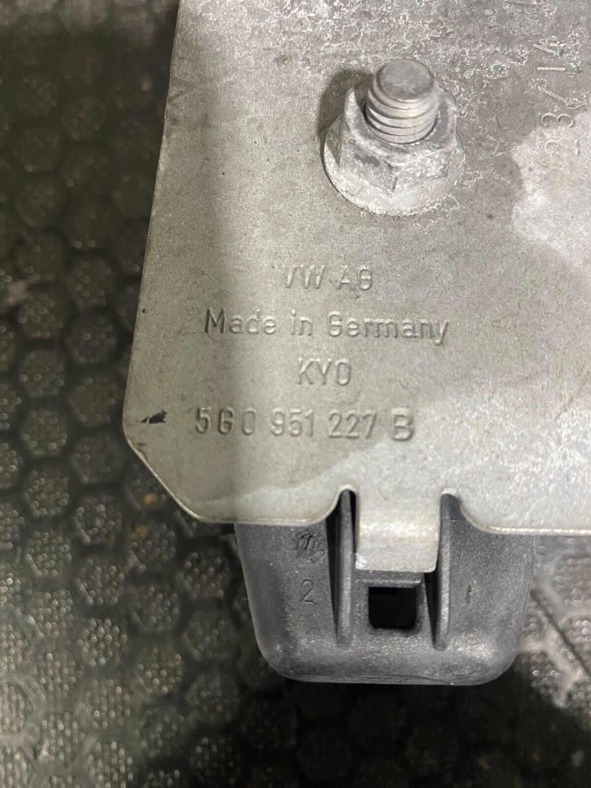 VWAG MK7-7.5 Electric Horn/Alarm 5G0951227B