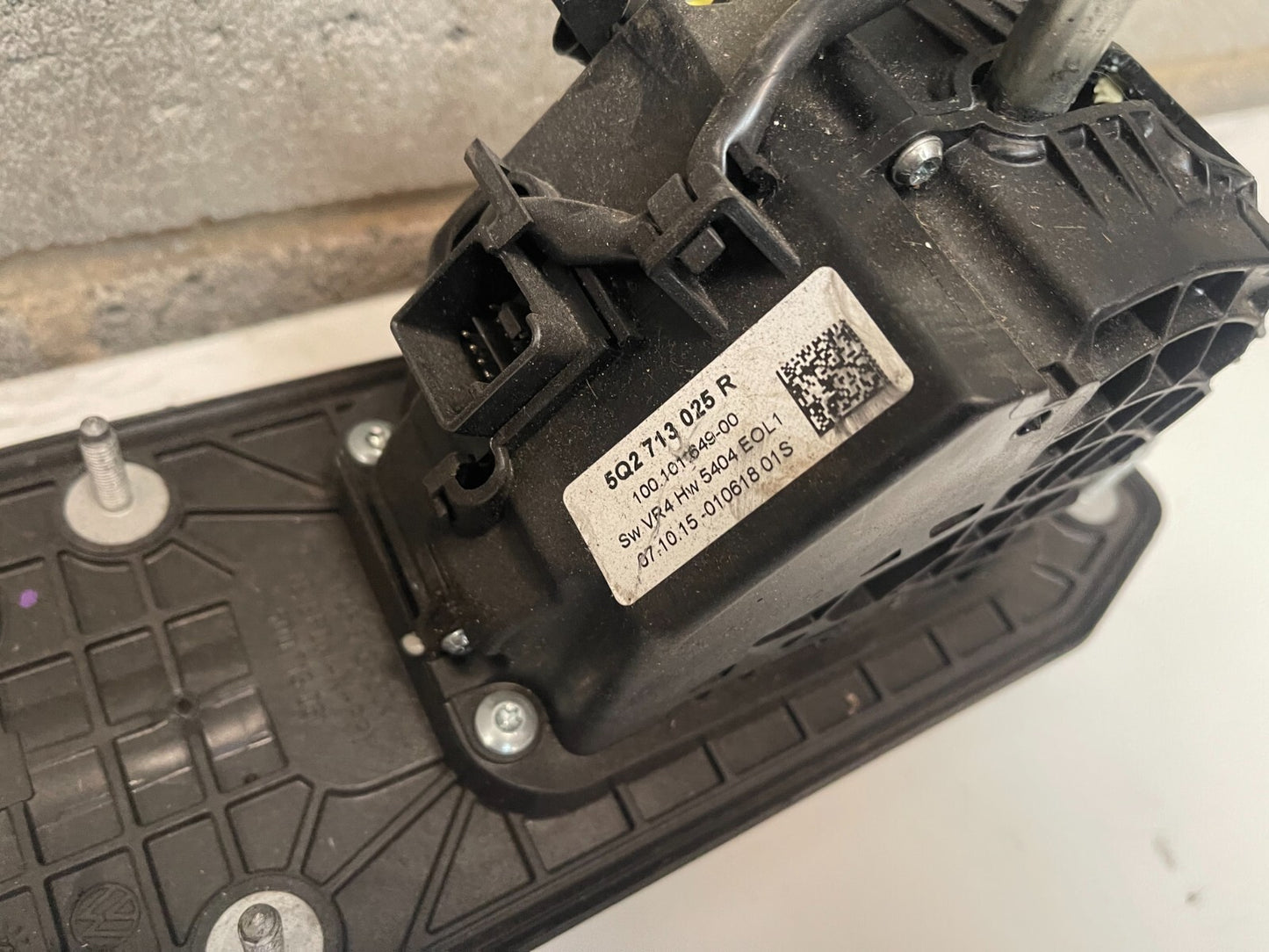 VWAG DSG Gear Shifter Selector 5Q2713025R
