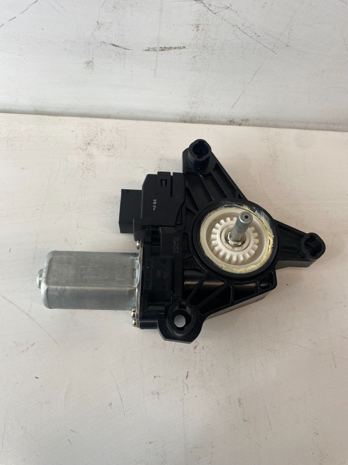 Mercedes-Benz C CLASS Rear Left Window Motor A2059060301