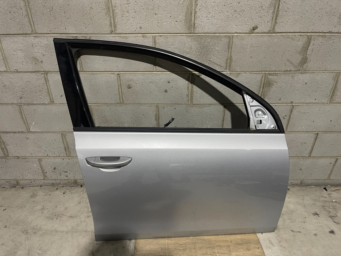 Volkswagen Golf MK6 Front Right Door In Silver *Freight Available*