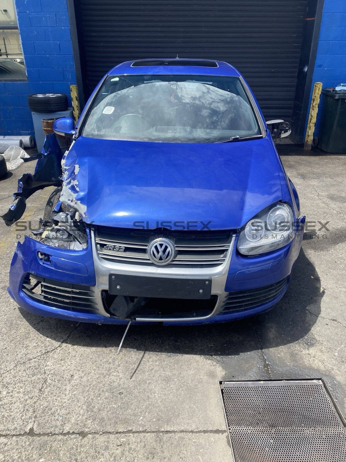 NOW WRECKING Volkswagen Golf 2007 MK5 R32 In Deep Blue Pearl With Only ...
