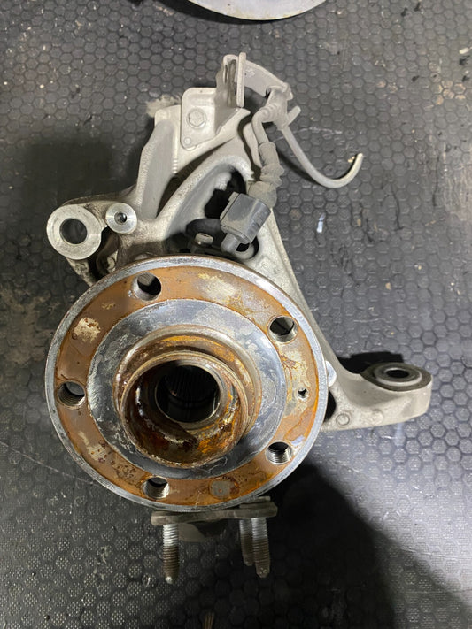 Volkswagen Golf MK7-7.5 GTI/R Front Left Hub 5Q0407257A