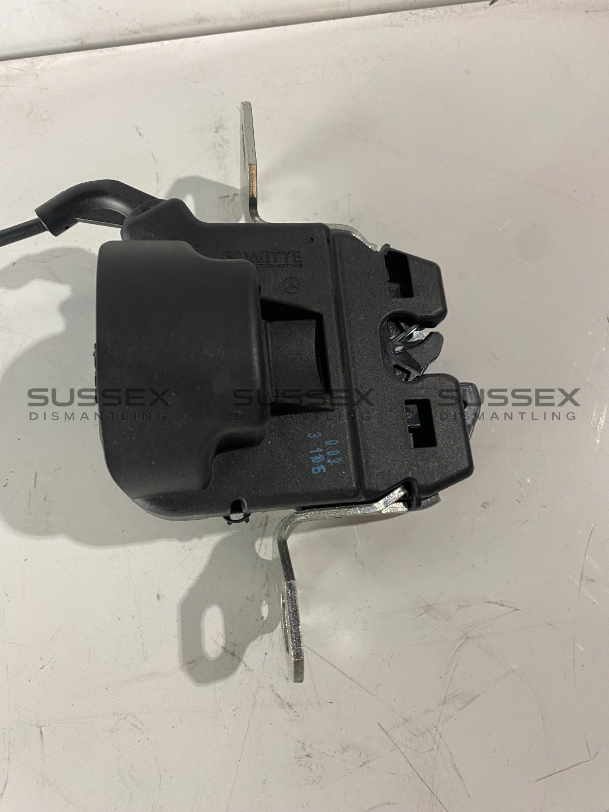 Mercedes-Benz Rear Left Seat Release Handle And Lock A2059204900