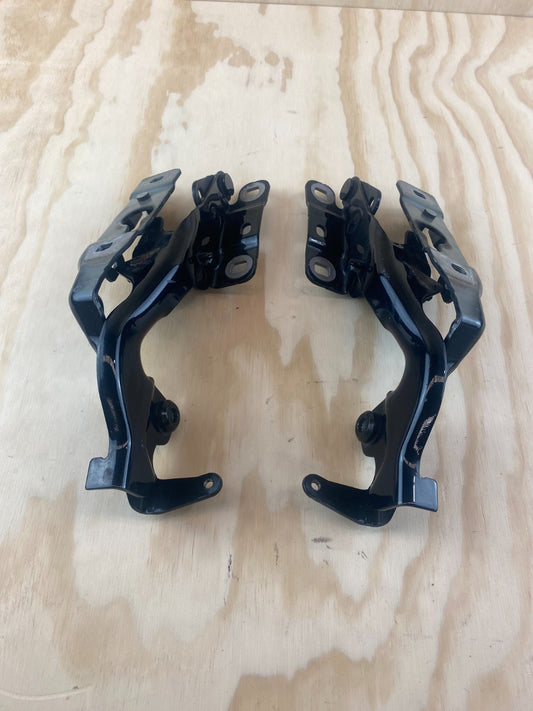 Mercedes-Benz A Class W176 Left / Right Bonnet Hinges A1768800428 A1768800328