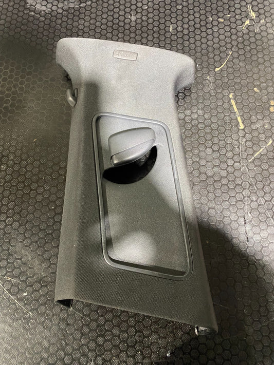 Volkswagen Golf MK5/MK6 Passenger Seat Belt Cover 1K4867243