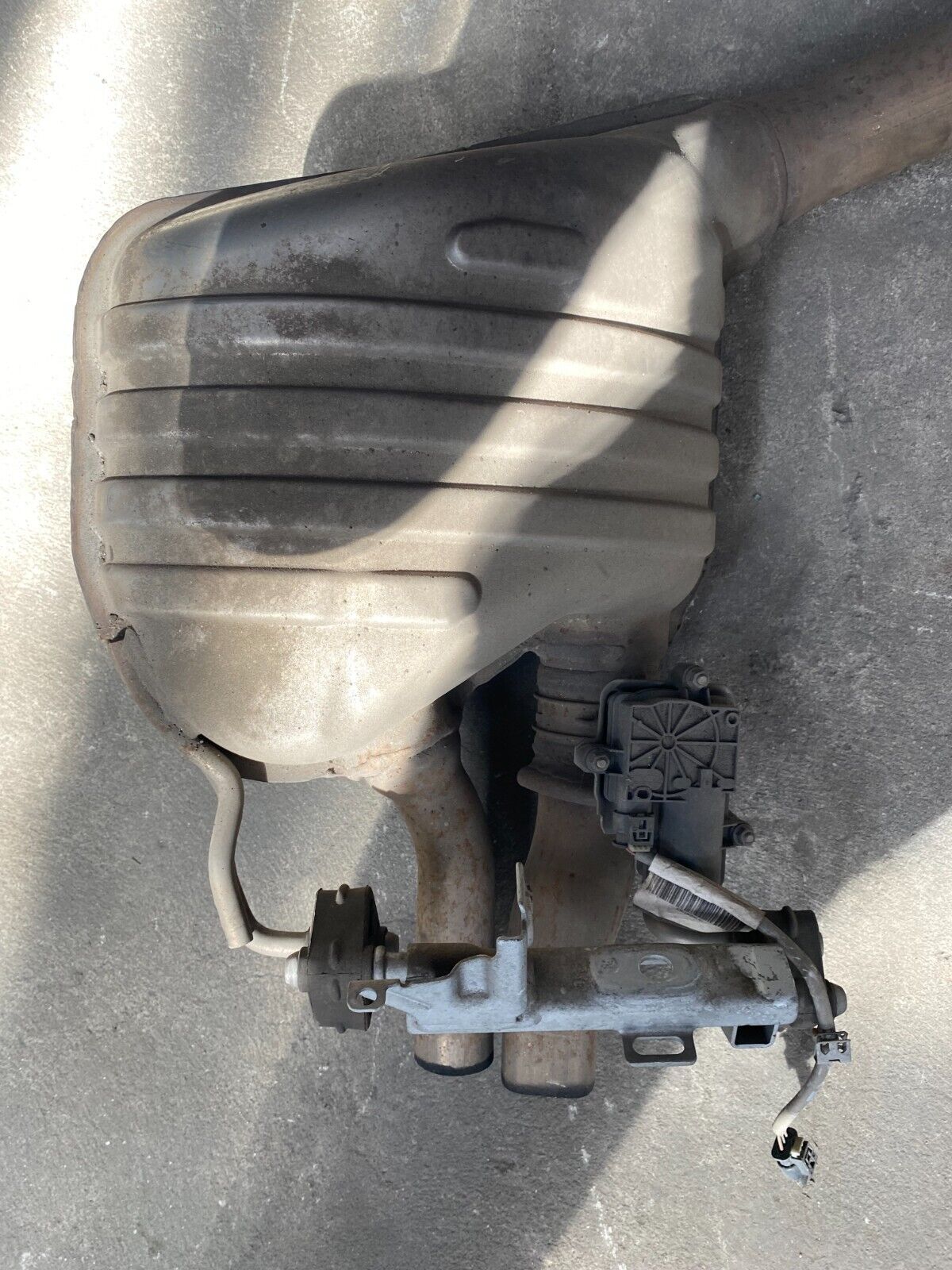 Mercedes-Benz C63s 2019-2021 Rear Left Muffler Complete A2054906901