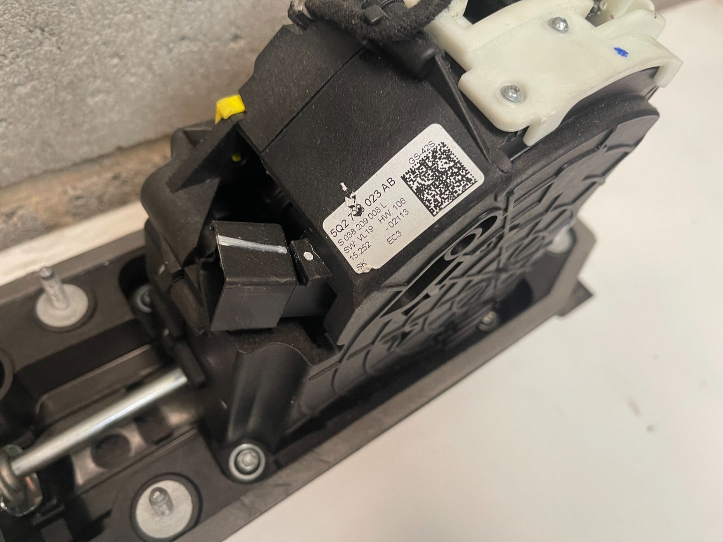 VWAG DSG Gear Shifter Selector 5Q2713023AB