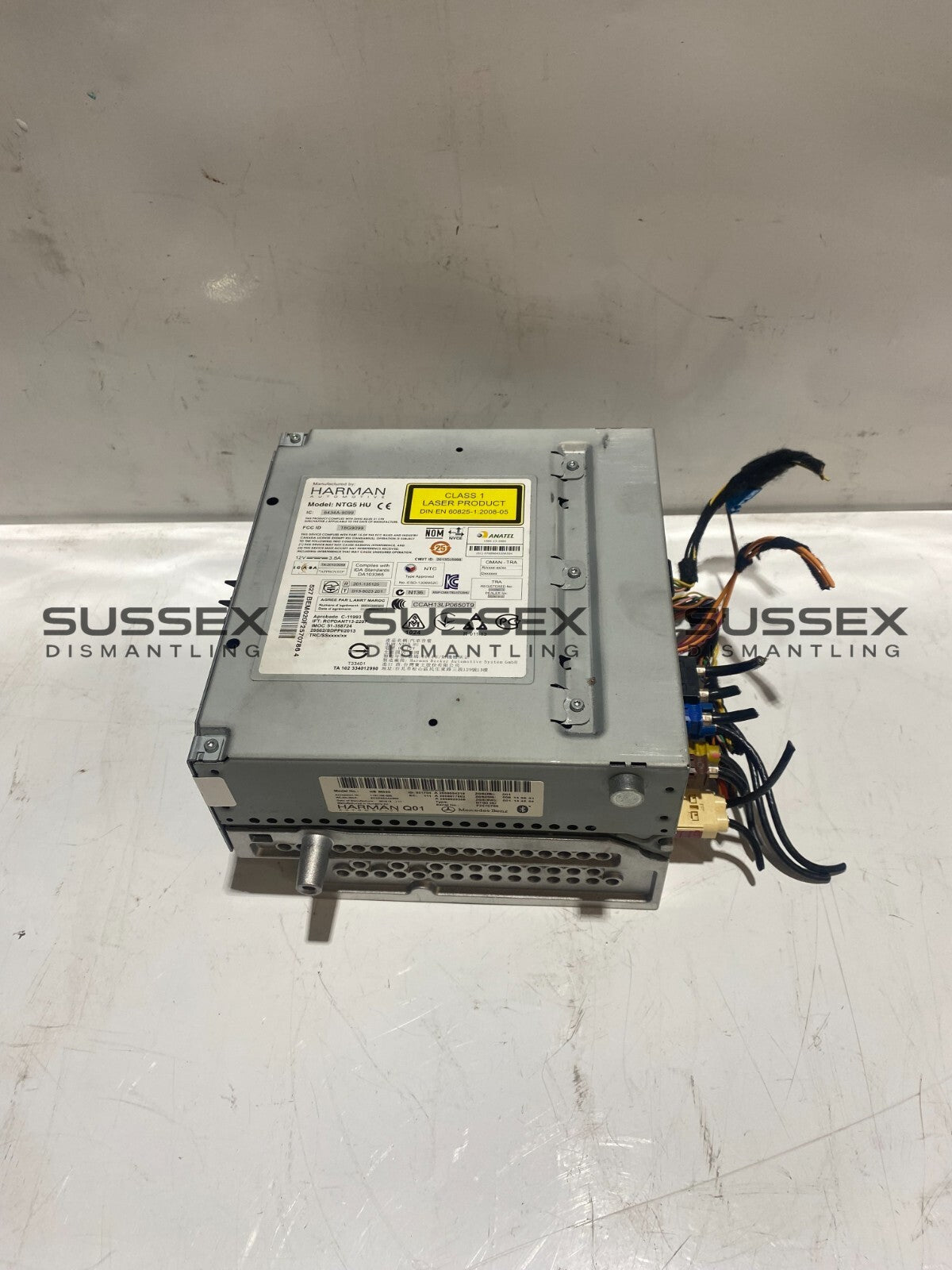 Mercedes-Benz HARMAN Radio Headunit A2059004219