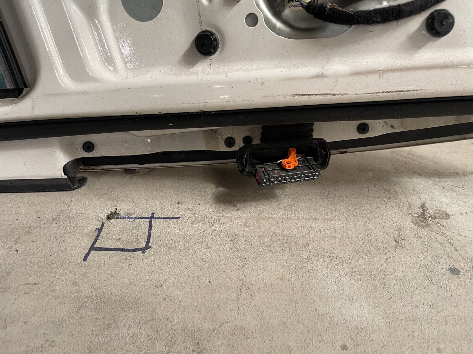 Volkswagen Golf MK5 Rear Right Door In White *Freight Available*