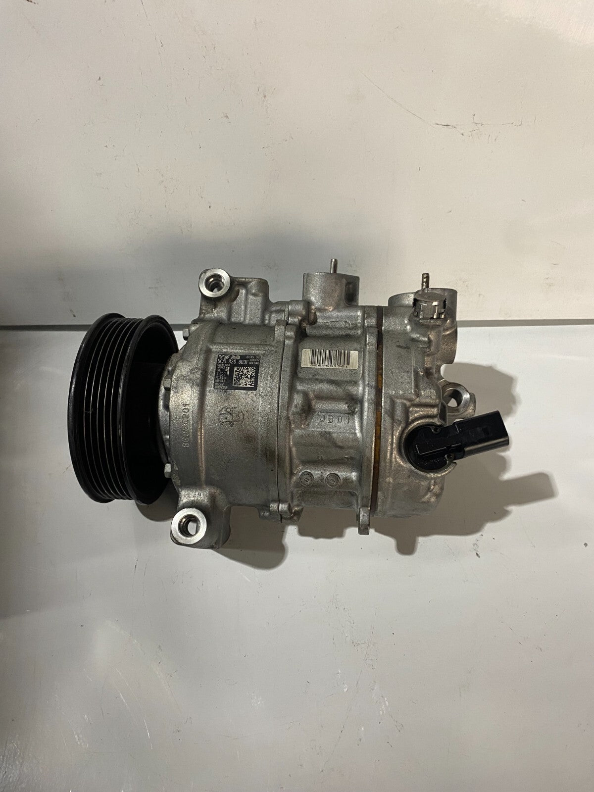 VWAG AC Compressor 5Q0820803F