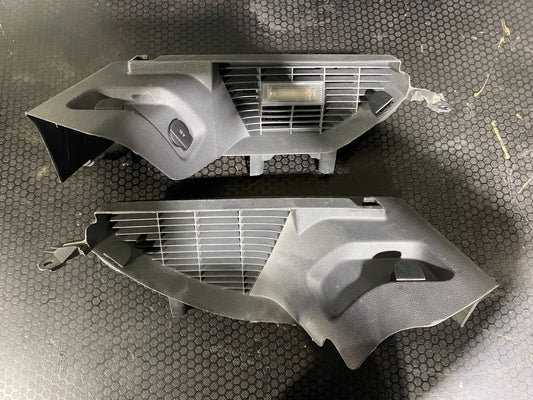 Volkswagen Golf MK5/MK6 Rear Parcel Shelf Support Trim 1K6867762T 1K6867761P