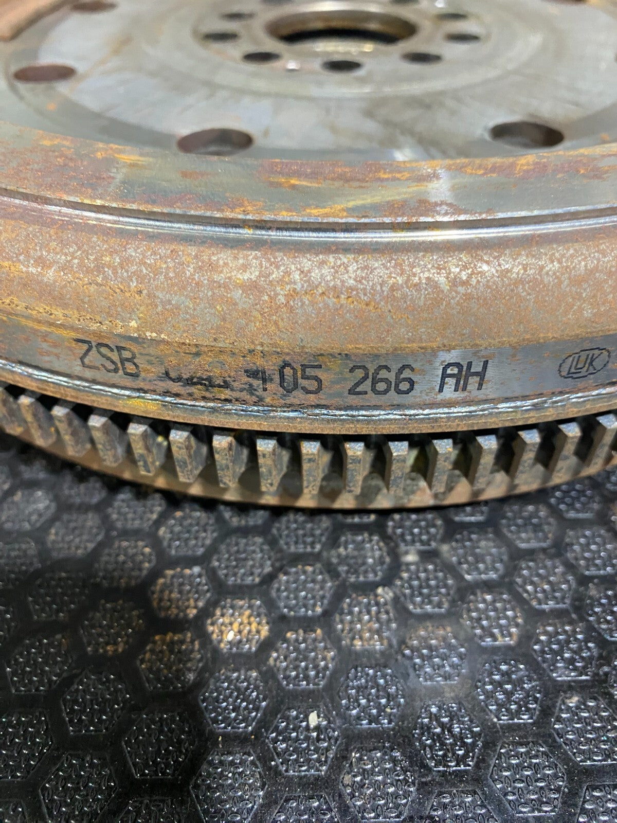 Volkswagen Dual Mass Flywheel 022105266AH (72,000km Or 44,738 Miles)