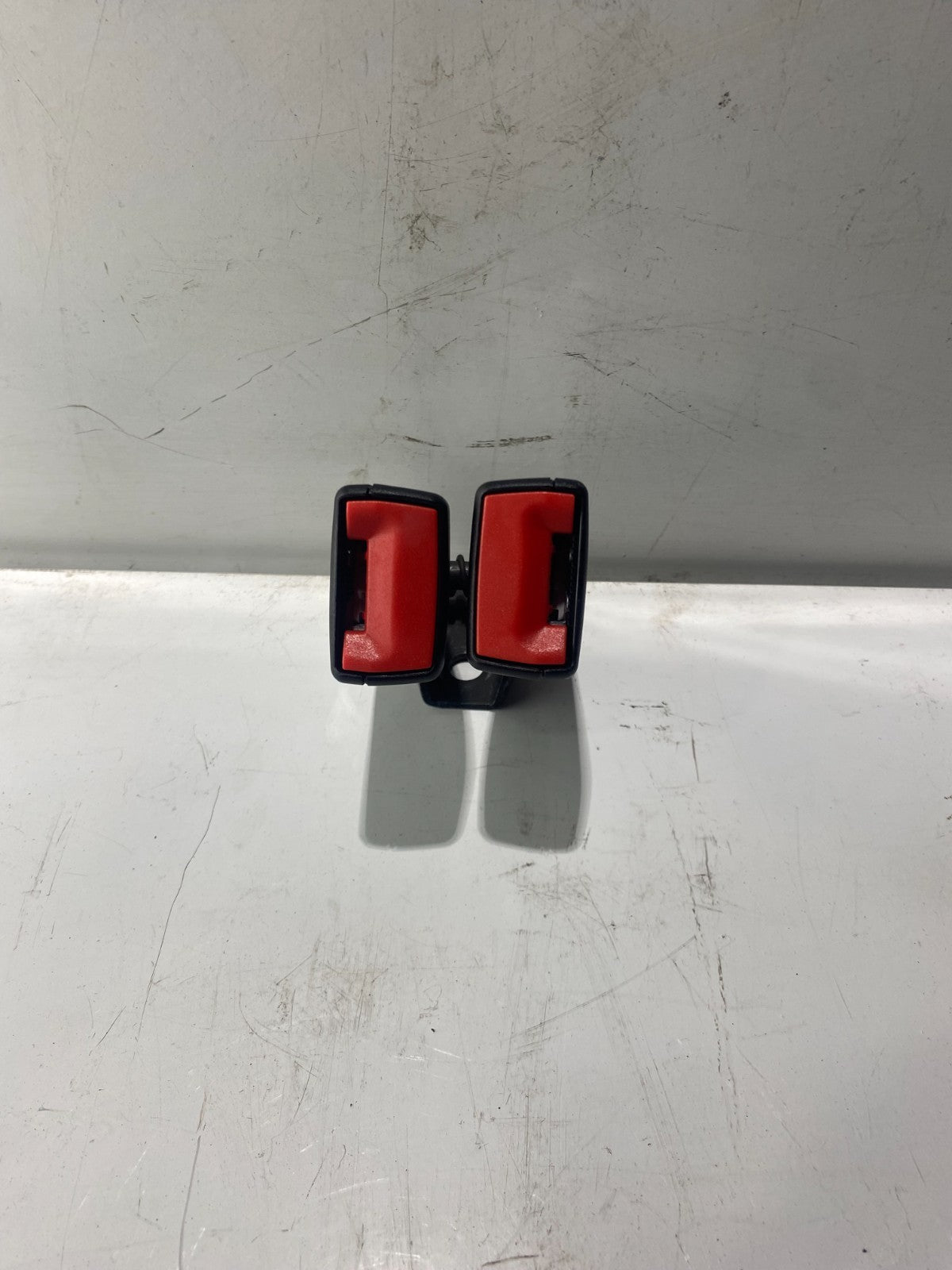 Volkswagen Scirocco , Eos, Golf, Audi TT Rear Centre Seat Belt Buckle 8J8857739H