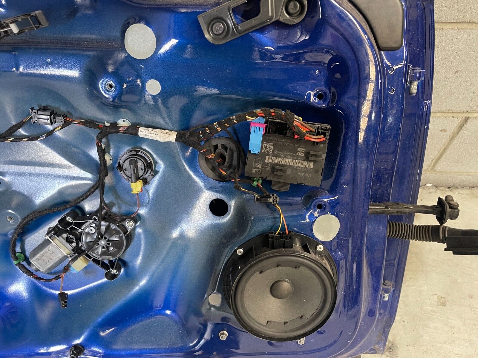 Volkswagen Golf MK7 Front Left Door In Blue *Freight Available*