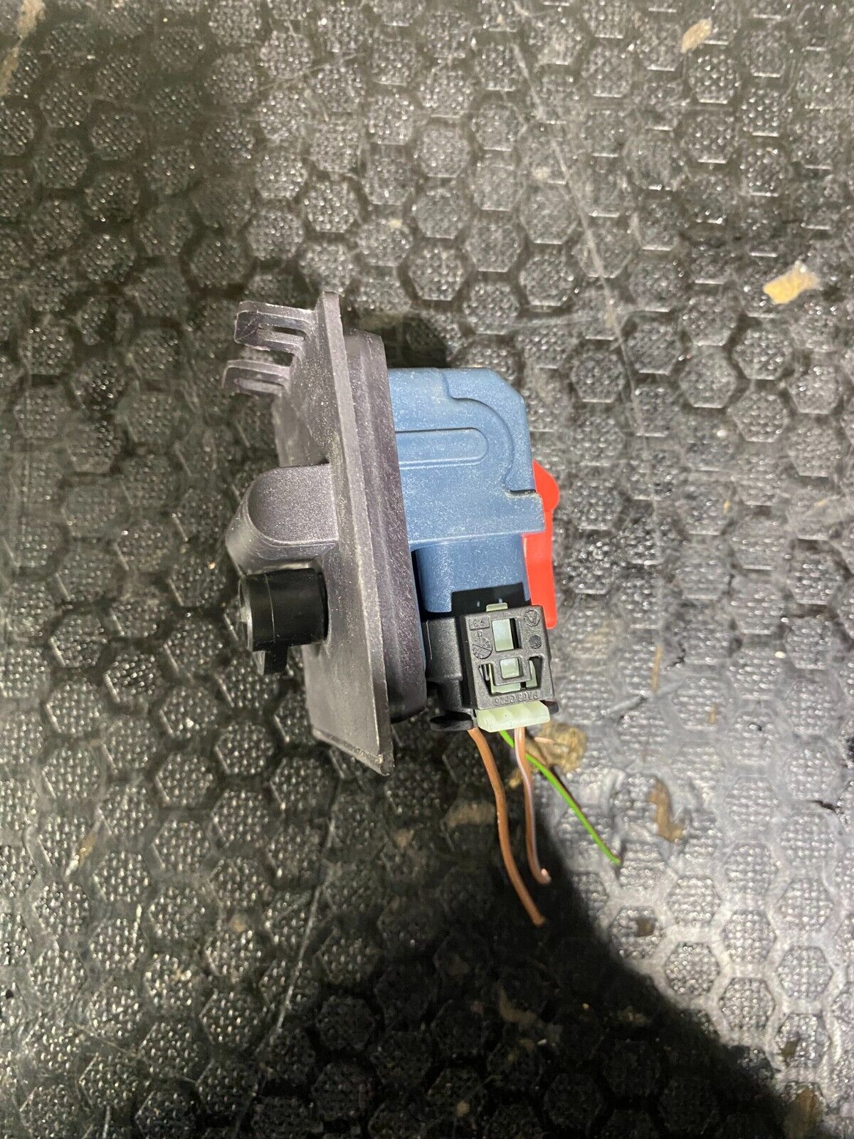 Mercedes-Benz C63s 2019-2021 A0008207703 Fuel Cap Actuator Emergency Release