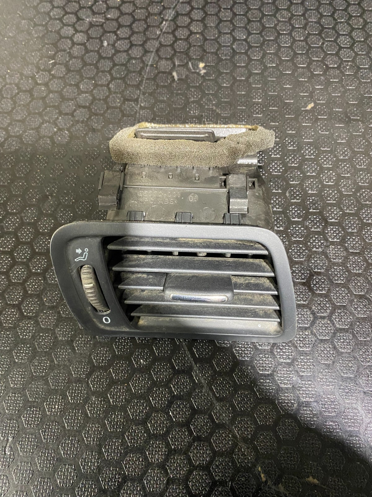 Volkwagen Passat R36 Dash Air Vent 3C2819702E