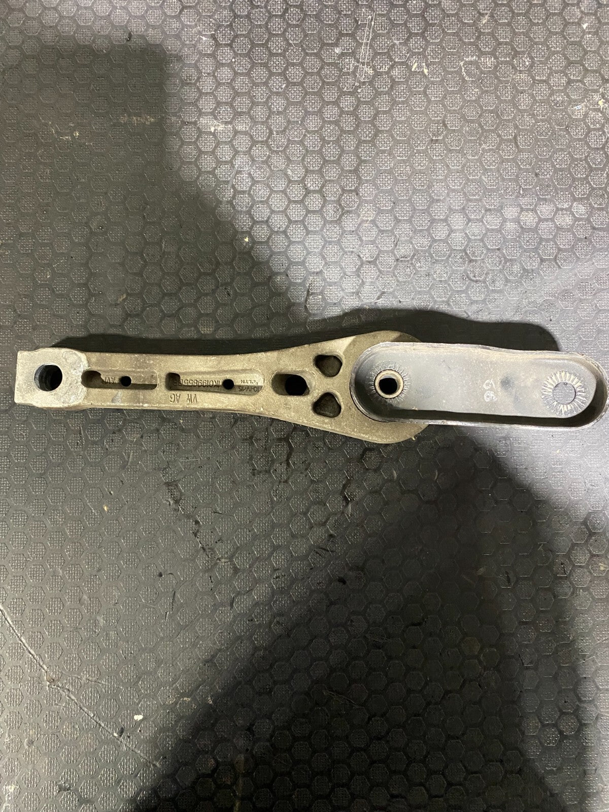 Volkswagen Golf MK5/MK6 Dog Bone Mount 1K0199855BB