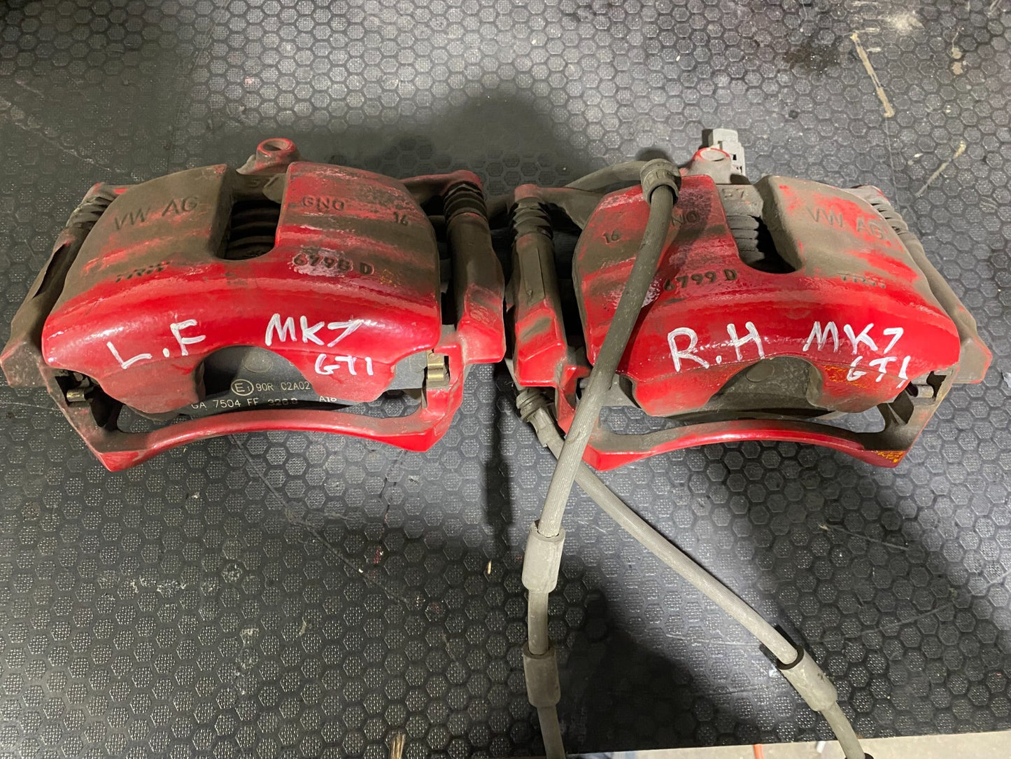 Volkswagen MK7-7.5 GTI Performance Front Brake Callipers Set