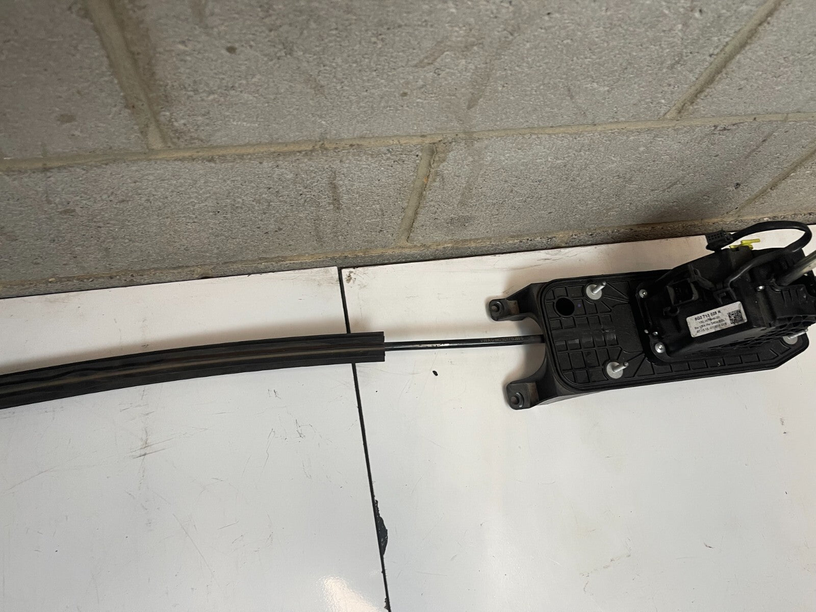VWAG DSG Gear Shifter Selector 5Q2713025R