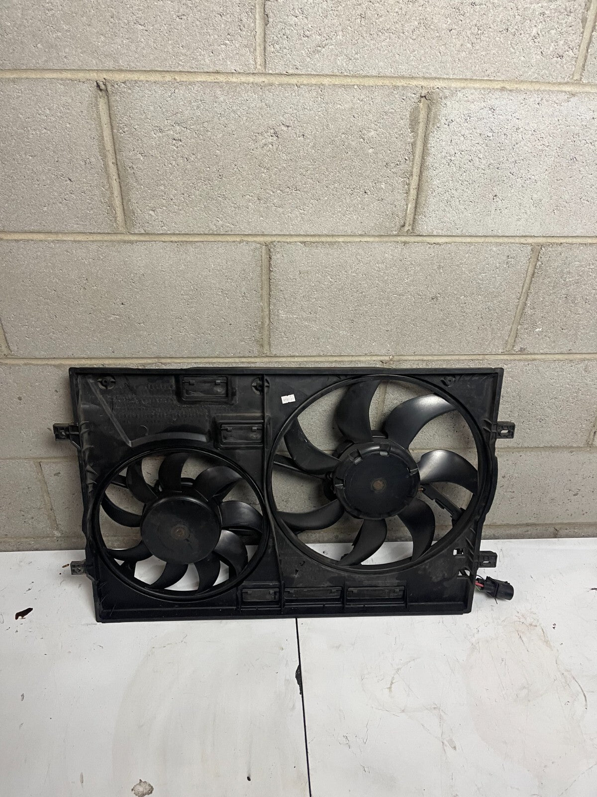 VWAG Engine Fan 3Q0121205 / 3Q0121207