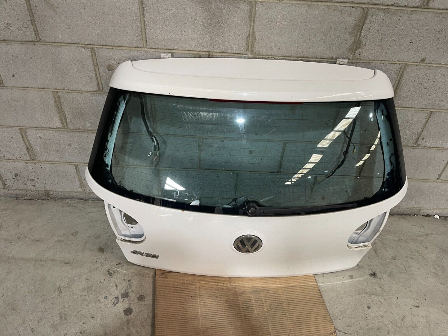 Volkswagen Golf MK5 Boot / Trunk In White *Freight Available*