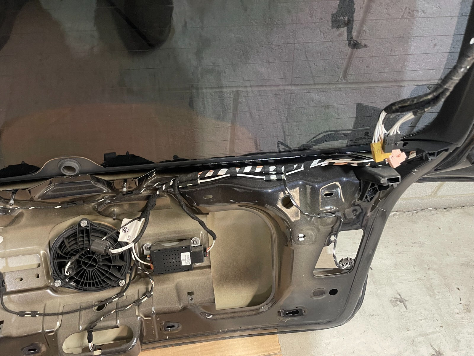 Volkswagen Golf MK6 Boot / Trunk In Black *Freight Available*