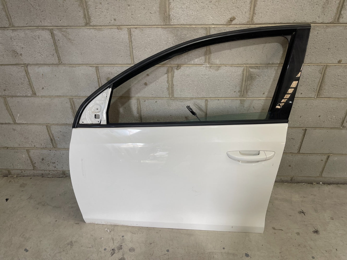 Volkswagen Golf MK6 Front Left Door In White *Freight Available*