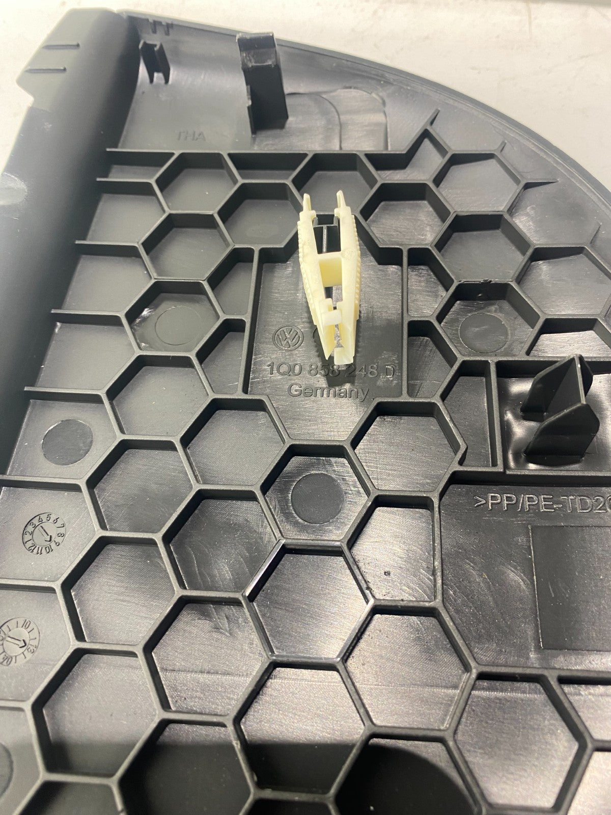 Volkswagen Scirocco, Eos Dashboard Side End Cap Trim Set 1Q0858247D 1Q0858248D