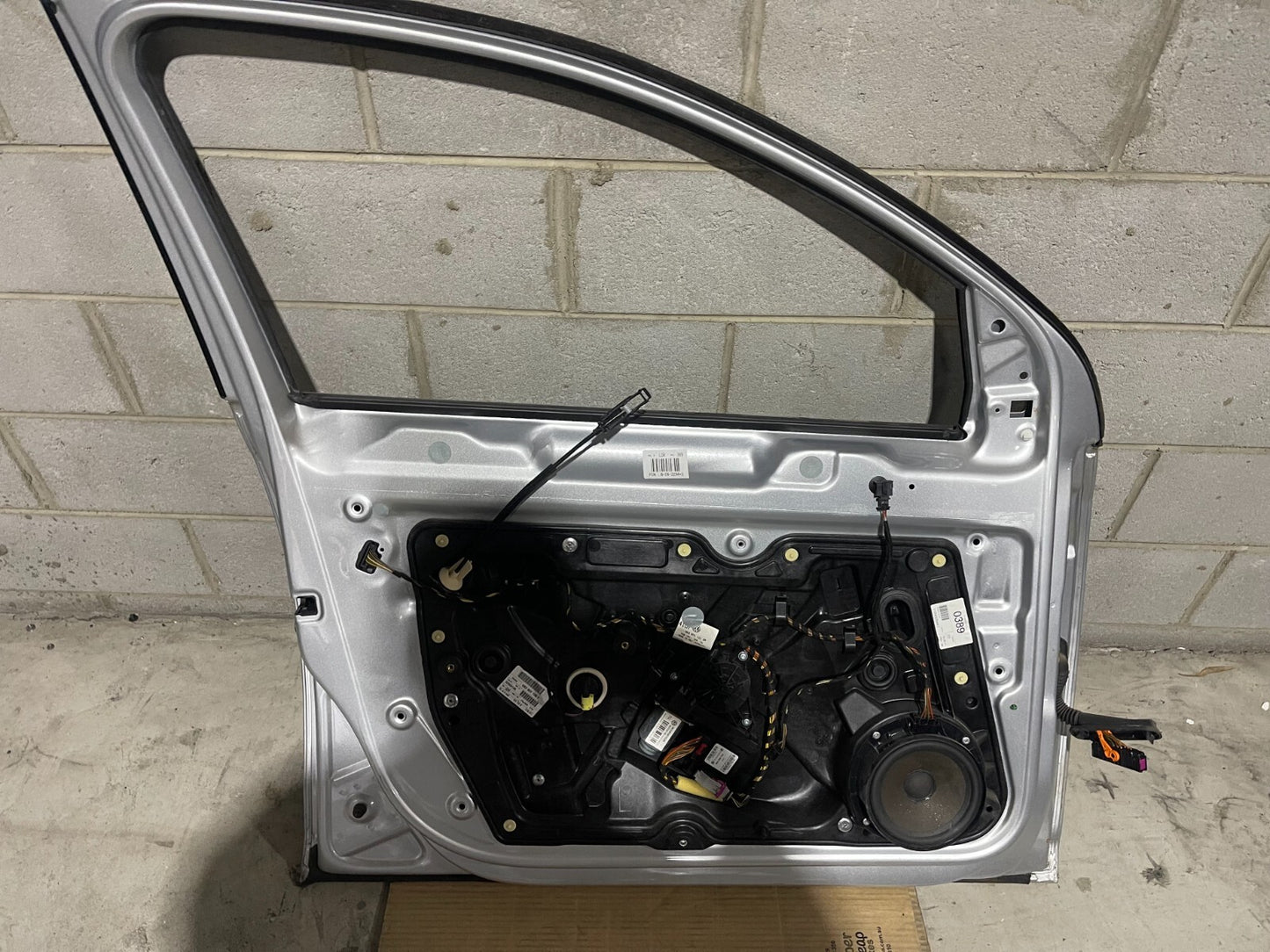 Volkswagen Golf MK6 Front Left Door In Silver *Freight Available*