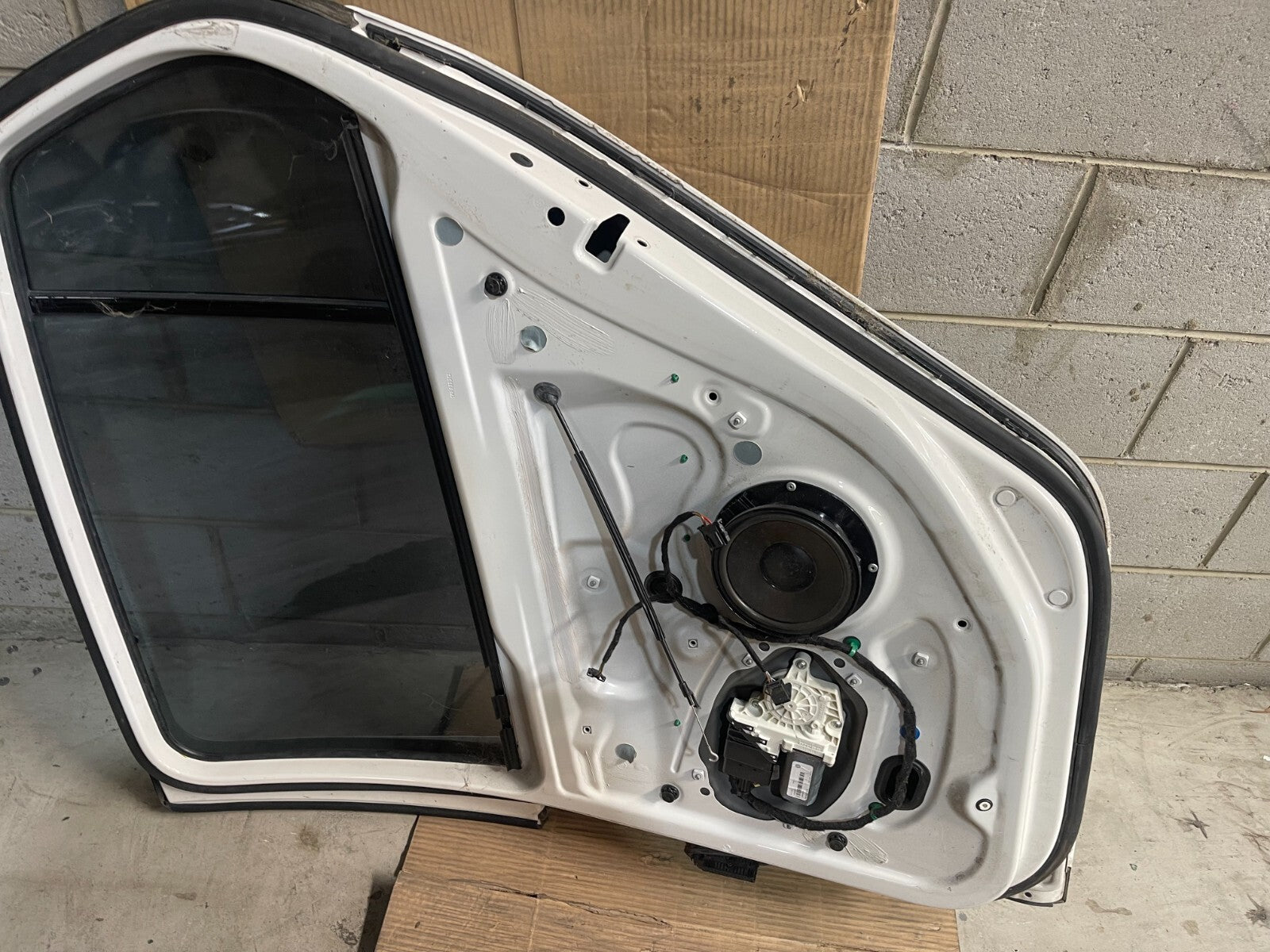 Volkswagen Golf MK5 Rear Right Door In White *Freight Available*