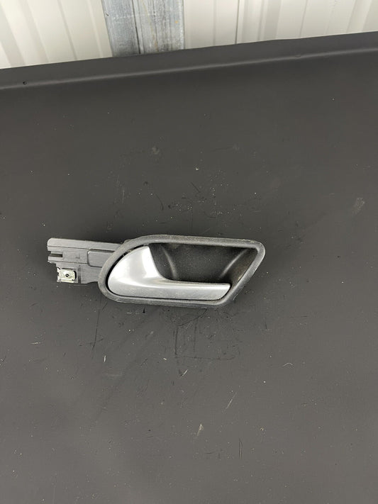 Volkswagen GOLF 05-2013 PASSENGER INNER DOOR HANDLE