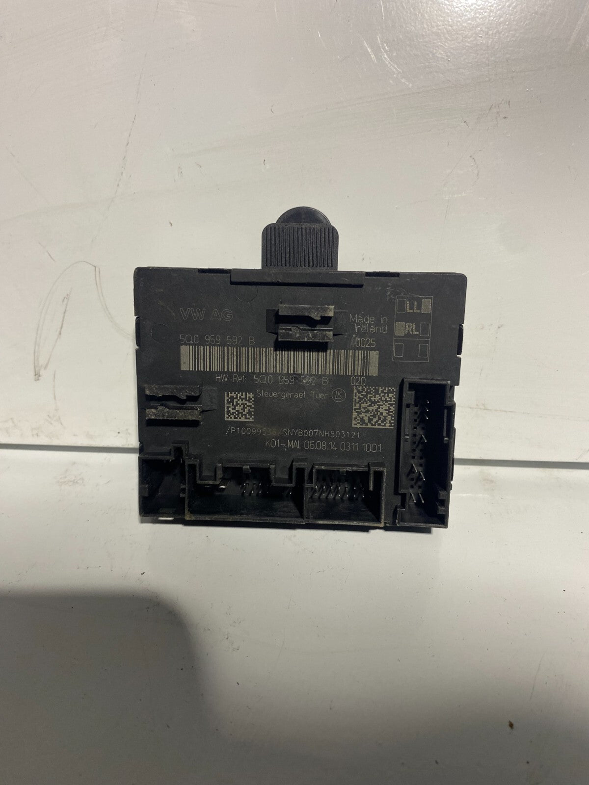 VWAG Front Left Passenger Door Control Module Unit 5Q0959592B