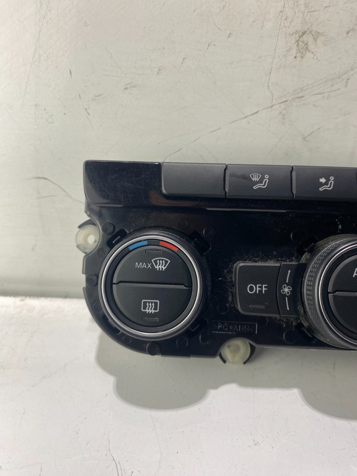 Volkswagen Caddy, Tiguan, Scirocco, Eos Climate Control Panel 1K8907044