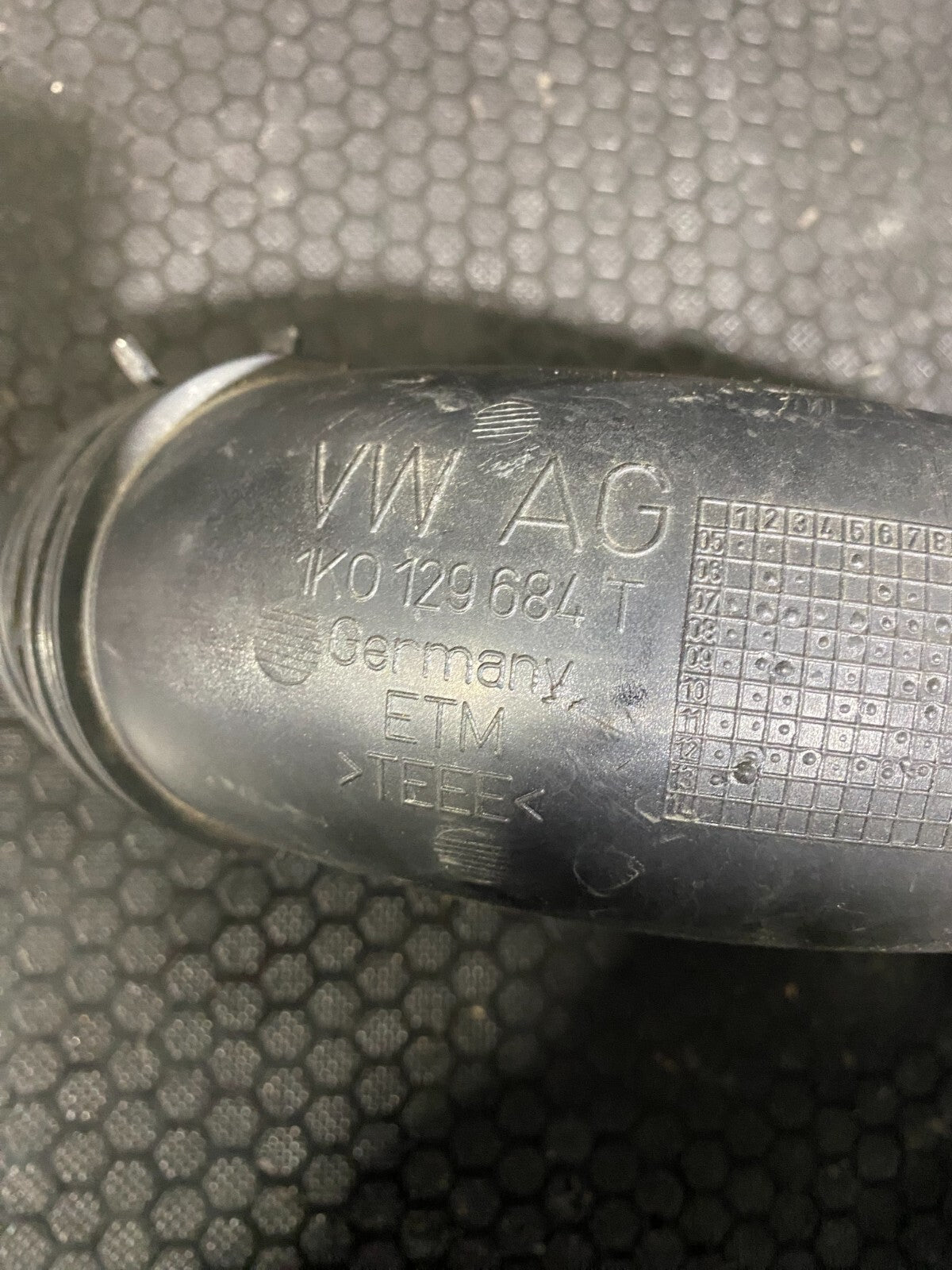 Volkswagen Air Intake Connecting Pipe 1K0129684T