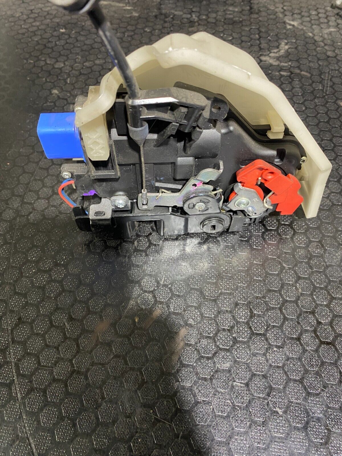 Volkswagen Locking Actuator 7L0839016D