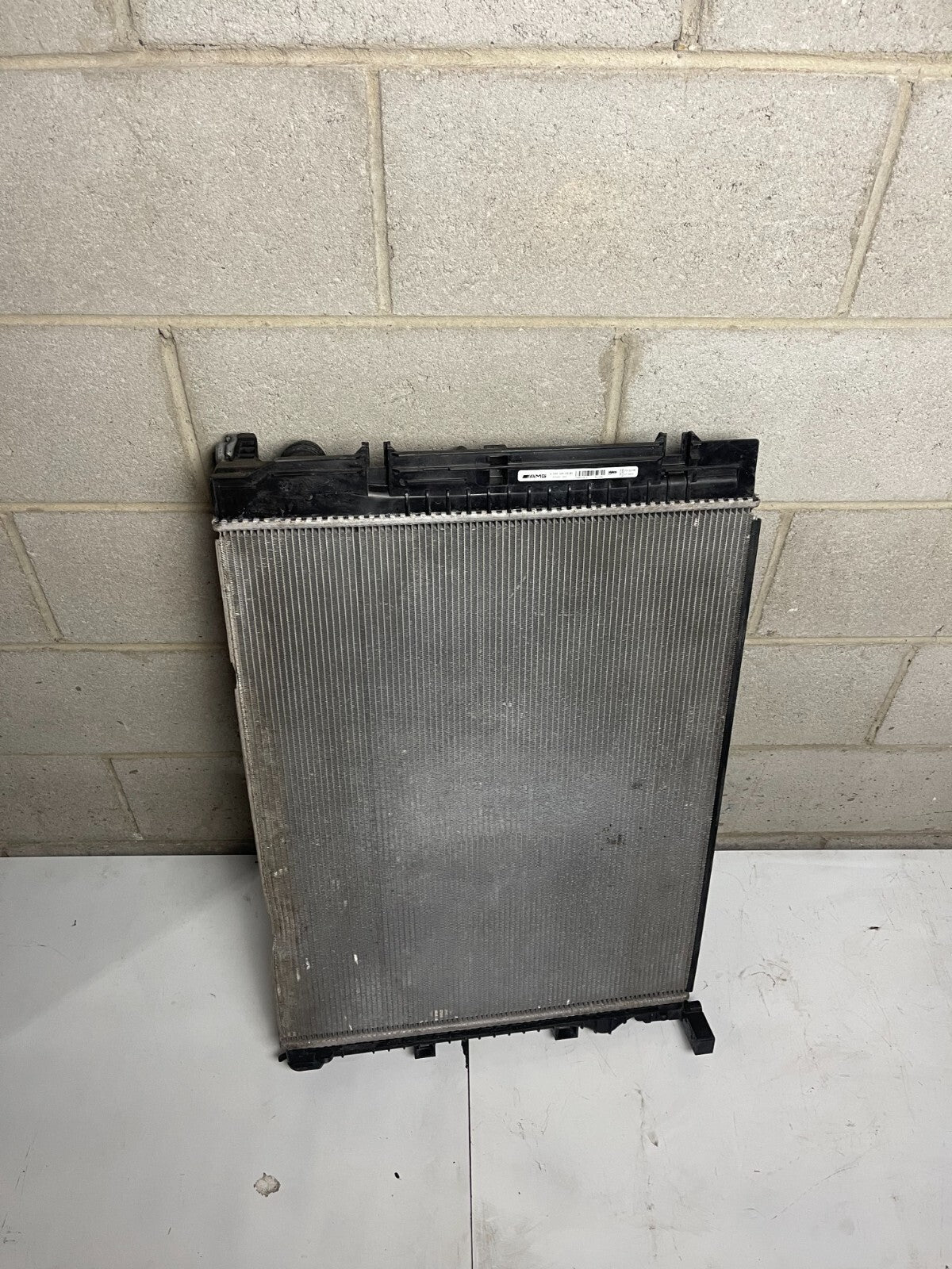 Mercedes-Benz Radiator A0995000501